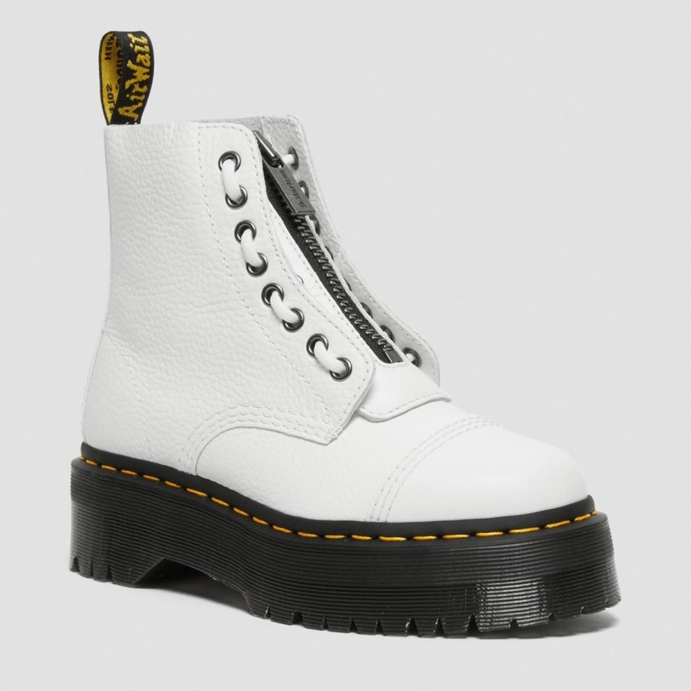 NEW! DR. MARTENS SINCLAIR MILLED NAPPA LEATHER PLATFORM BOOTS - Size 7, white